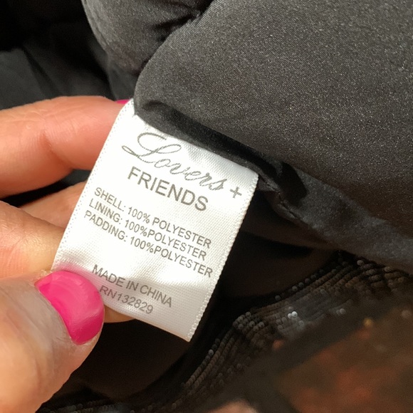 ππHPπ LOVERS + FRIENDS X Revolve Dee Cropped Puffer - Picture 10 of 15